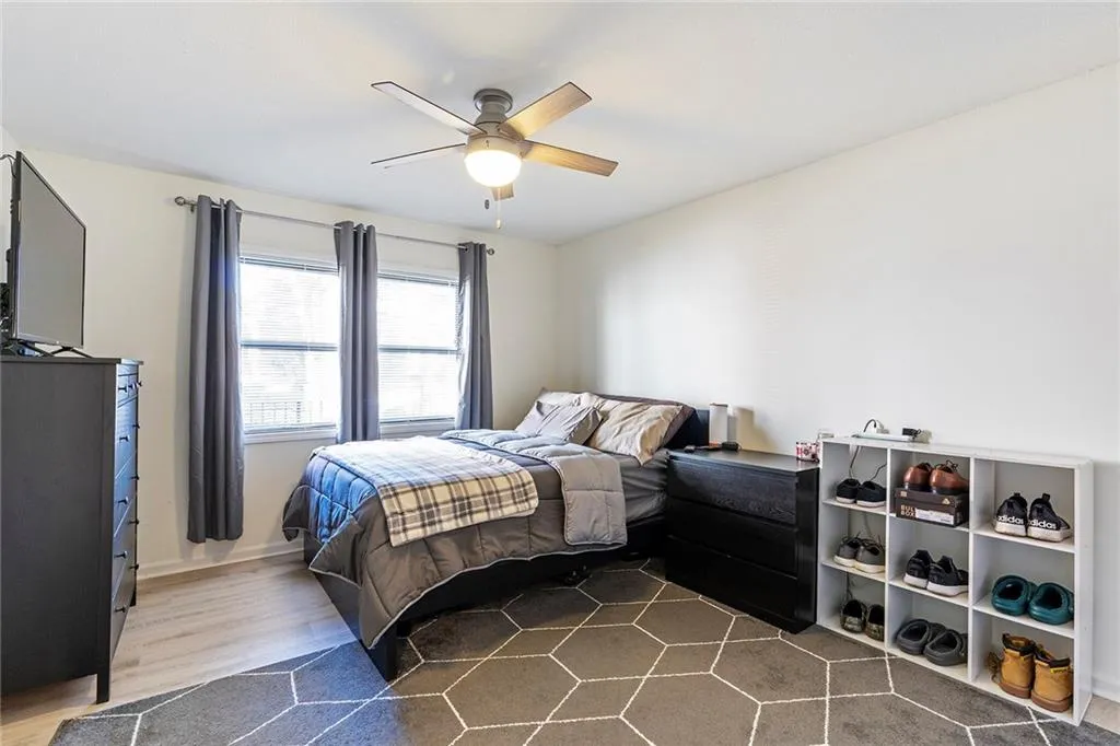 6851 Roswell Road Unit M18, Sandy Springs, Georgia 30328, 3 Bedrooms Bedrooms, ,2 BathroomsBathrooms,Residential,Sold,6851 Roswell Road Unit M18,6988950