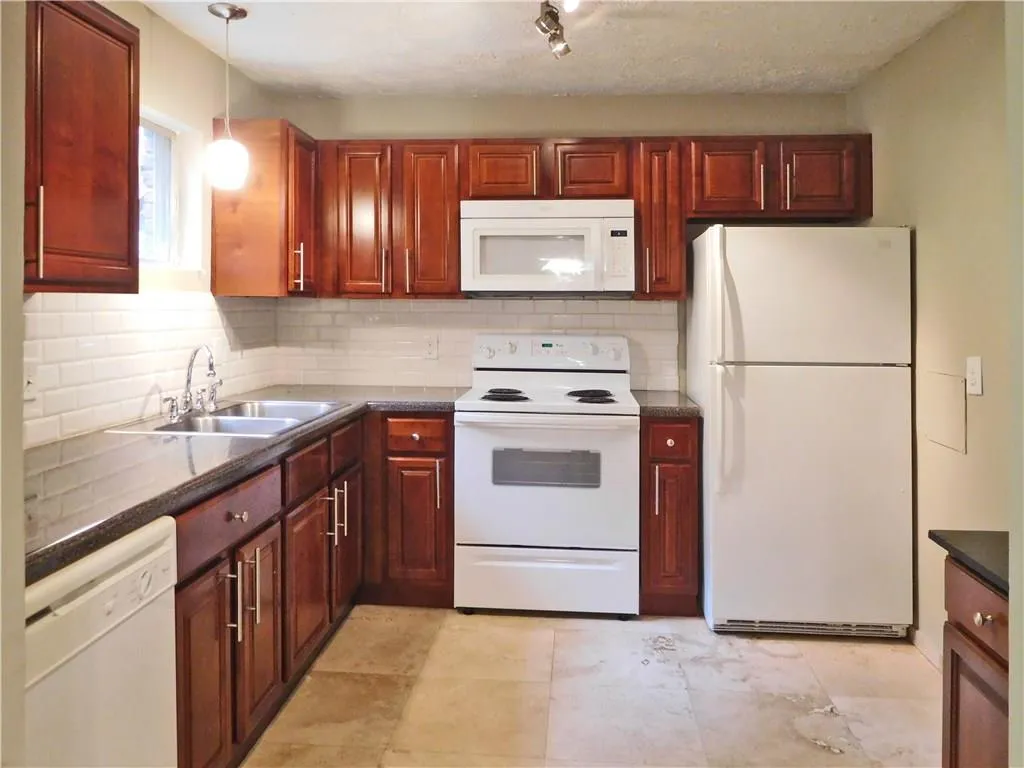 5534 Kingsport Drive, Atlanta, Georgia 30342, 3 Bedrooms Bedrooms, ,2 BathroomsBathrooms,Residential,Sold,5534 Kingsport Drive,5859062