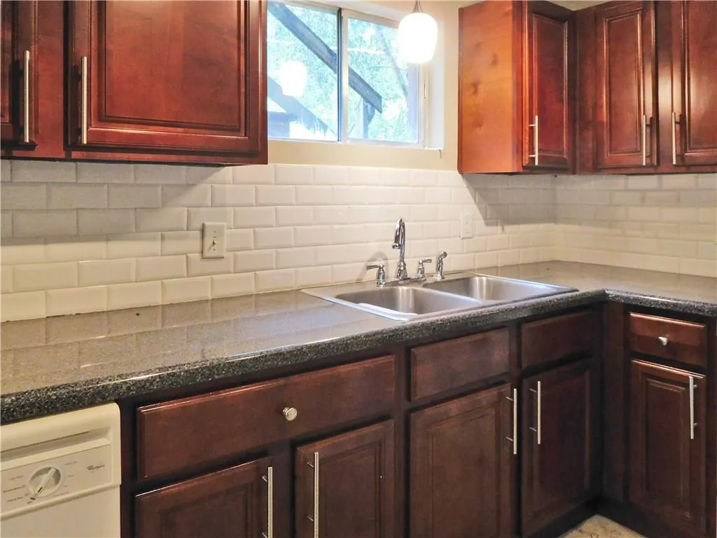 5534 Kingsport Drive, Atlanta, Georgia 30342, 3 Bedrooms Bedrooms, ,2 BathroomsBathrooms,Residential,Sold,5534 Kingsport Drive,5859062