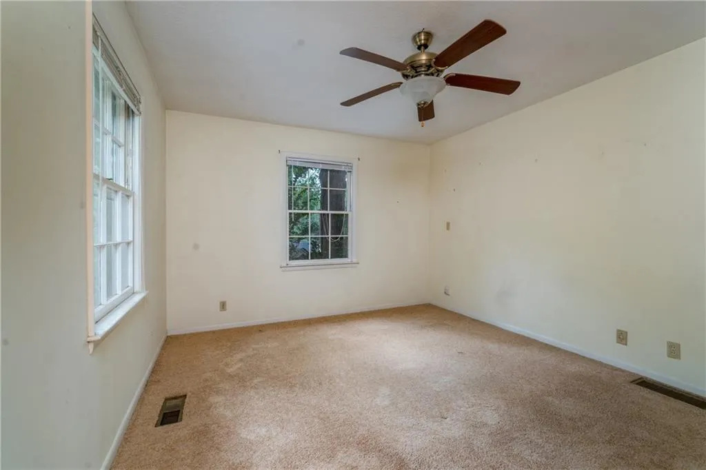 330 W Spalding Drive, Sandy Springs, Georgia 30328, 3 Bedrooms Bedrooms, ,2 BathroomsBathrooms,Residential,Sold,330 W Spalding Drive,6085280