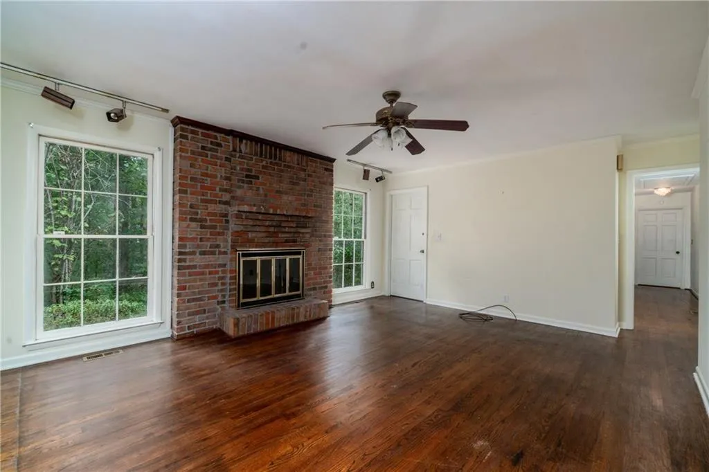 330 W Spalding Drive, Sandy Springs, Georgia 30328, 3 Bedrooms Bedrooms, ,2 BathroomsBathrooms,Residential,Sold,330 W Spalding Drive,6085280