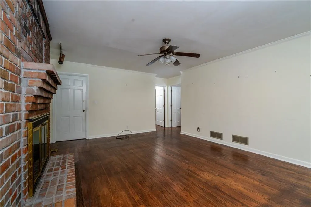 330 W Spalding Drive, Sandy Springs, Georgia 30328, 3 Bedrooms Bedrooms, ,2 BathroomsBathrooms,Residential,Sold,330 W Spalding Drive,6085280