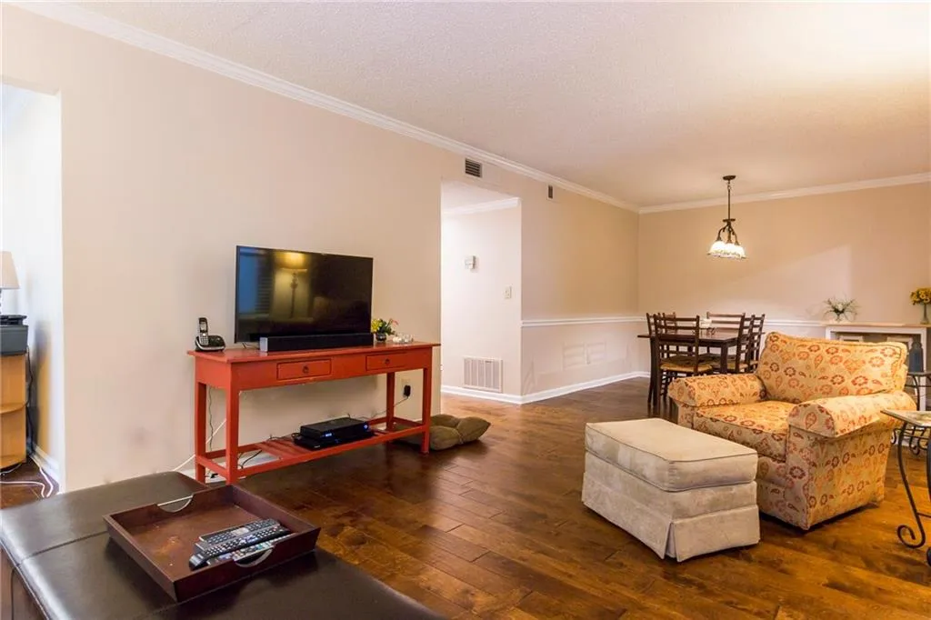 2110 Huntingdon Chase, Sandy Springs, Georgia 30350, 1 Bedroom Bedrooms, ,1 BathroomBathrooms,Residential,Sold,2110 Huntingdon Chase,5915915