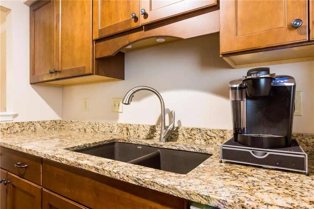 2110 Huntingdon Chase, Sandy Springs, Georgia 30350, 1 Bedroom Bedrooms, ,1 BathroomBathrooms,Residential,Sold,2110 Huntingdon Chase,5915915
