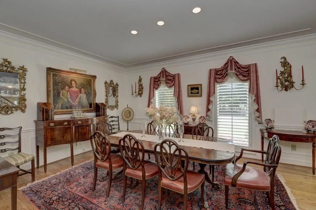 485 Pickering Lane, Atlanta, Georgia 30327, 4 Bedrooms Bedrooms, ,3 BathroomsBathrooms,Residential,Sold,485 Pickering Lane,5919414