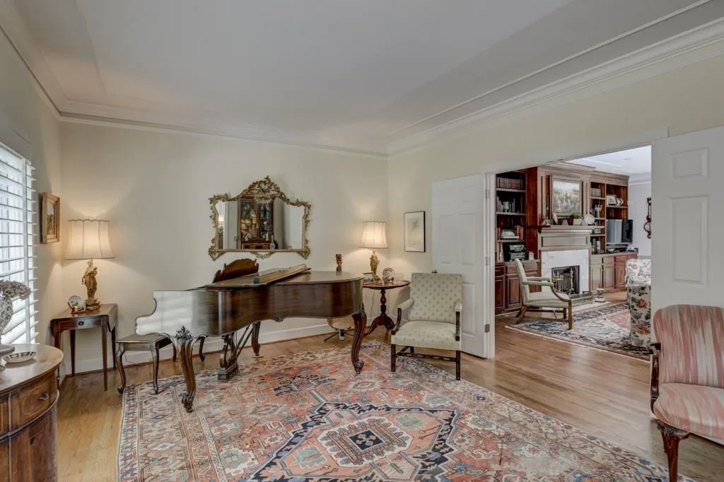 485 Pickering Lane, Atlanta, Georgia 30327, 4 Bedrooms Bedrooms, ,3 BathroomsBathrooms,Residential,Sold,485 Pickering Lane,5919414