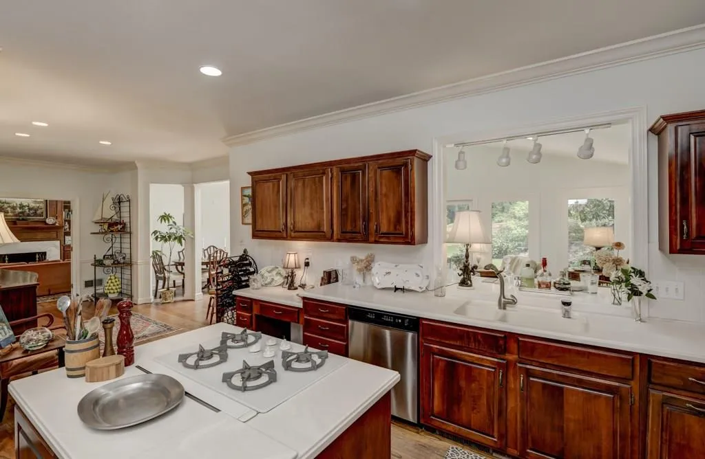 485 Pickering Lane, Atlanta, Georgia 30327, 4 Bedrooms Bedrooms, ,3 BathroomsBathrooms,Residential,Sold,485 Pickering Lane,5919414