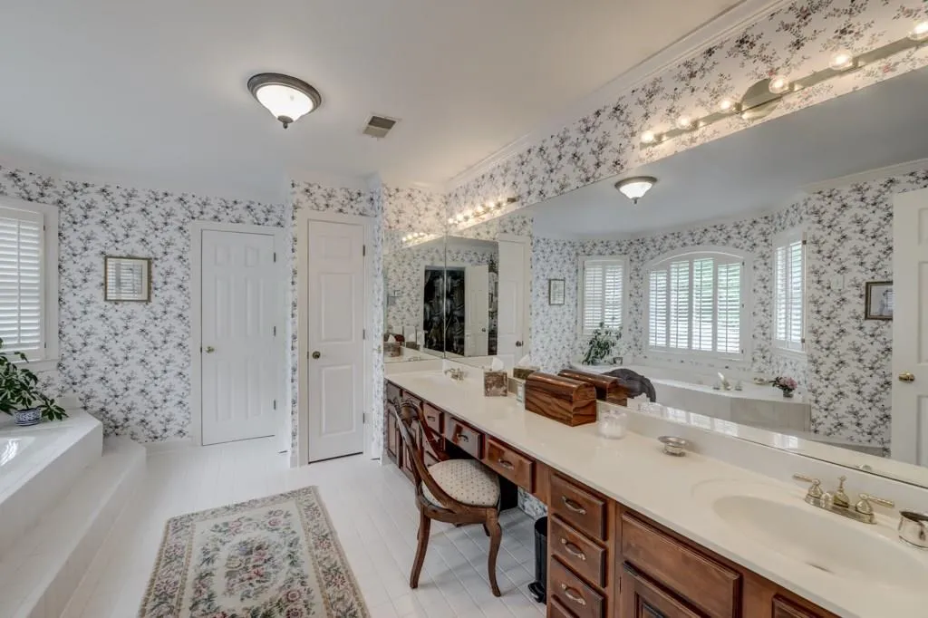 485 Pickering Lane, Atlanta, Georgia 30327, 4 Bedrooms Bedrooms, ,3 BathroomsBathrooms,Residential,Sold,485 Pickering Lane,5919414