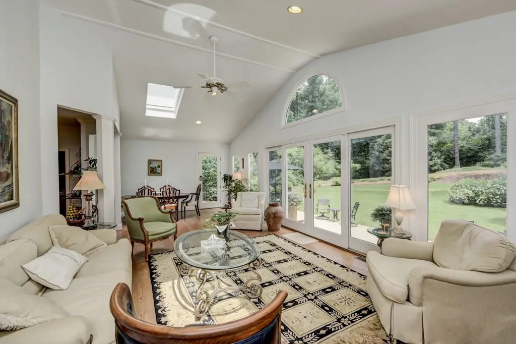 485 Pickering Lane, Atlanta, Georgia 30327, 4 Bedrooms Bedrooms, ,3 BathroomsBathrooms,Residential,Sold,485 Pickering Lane,5919414
