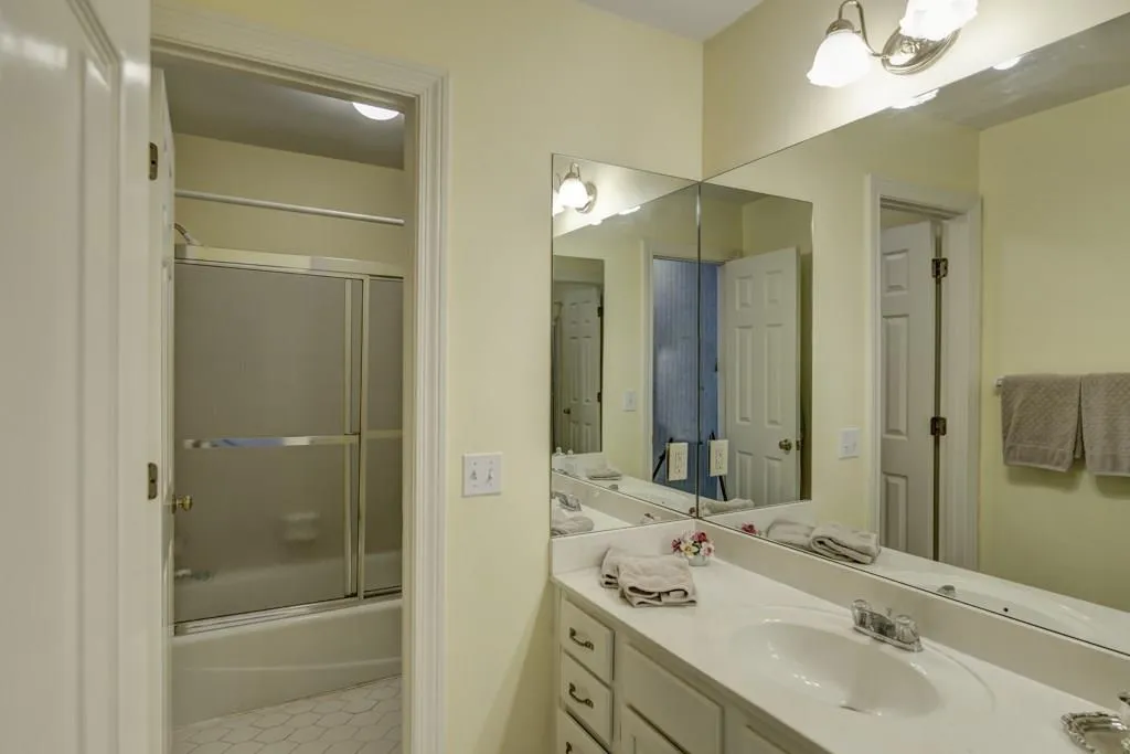 485 Pickering Lane, Atlanta, Georgia 30327, 4 Bedrooms Bedrooms, ,3 BathroomsBathrooms,Residential,Sold,485 Pickering Lane,5919414