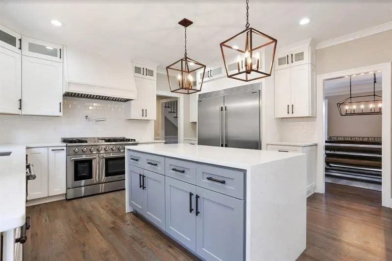 105 Blenheim Place, Sandy Springs, Georgia 30350, 6 Bedrooms Bedrooms, ,5 BathroomsBathrooms,Residential,Sold,105 Blenheim Place,6746502