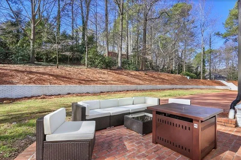 105 Blenheim Place, Sandy Springs, Georgia 30350, 6 Bedrooms Bedrooms, ,5 BathroomsBathrooms,Residential,Sold,105 Blenheim Place,6746502