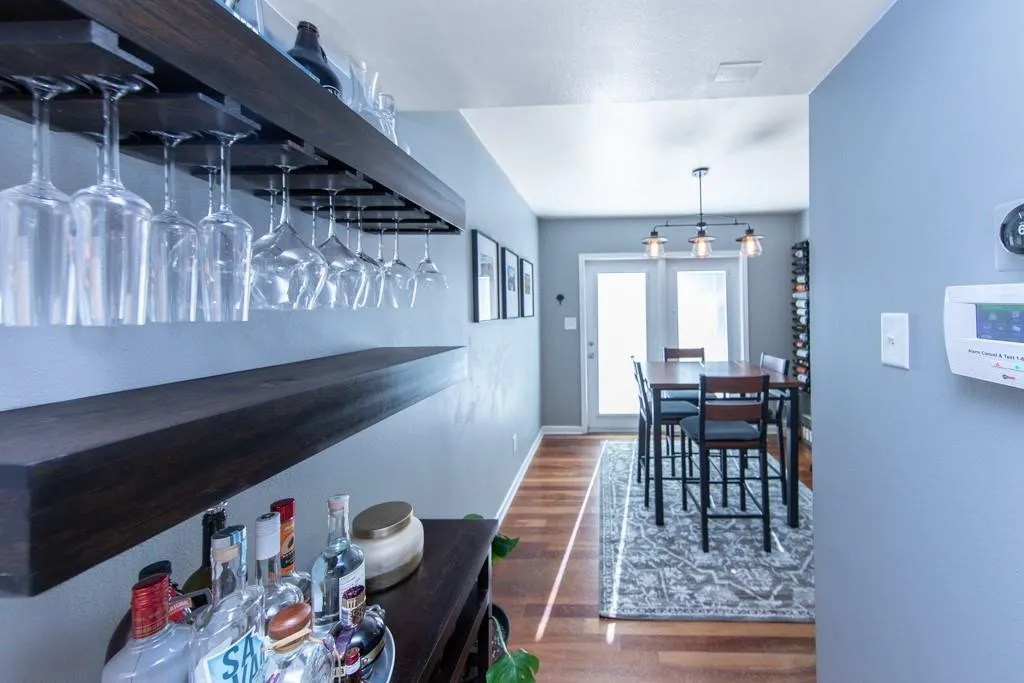 6940 Roswell Road Unit 24e, Atlanta, Georgia 30028, 1 Bedroom Bedrooms, ,1 BathroomBathrooms,Residential,Sold,6940 Roswell Road Unit 24e,6816215