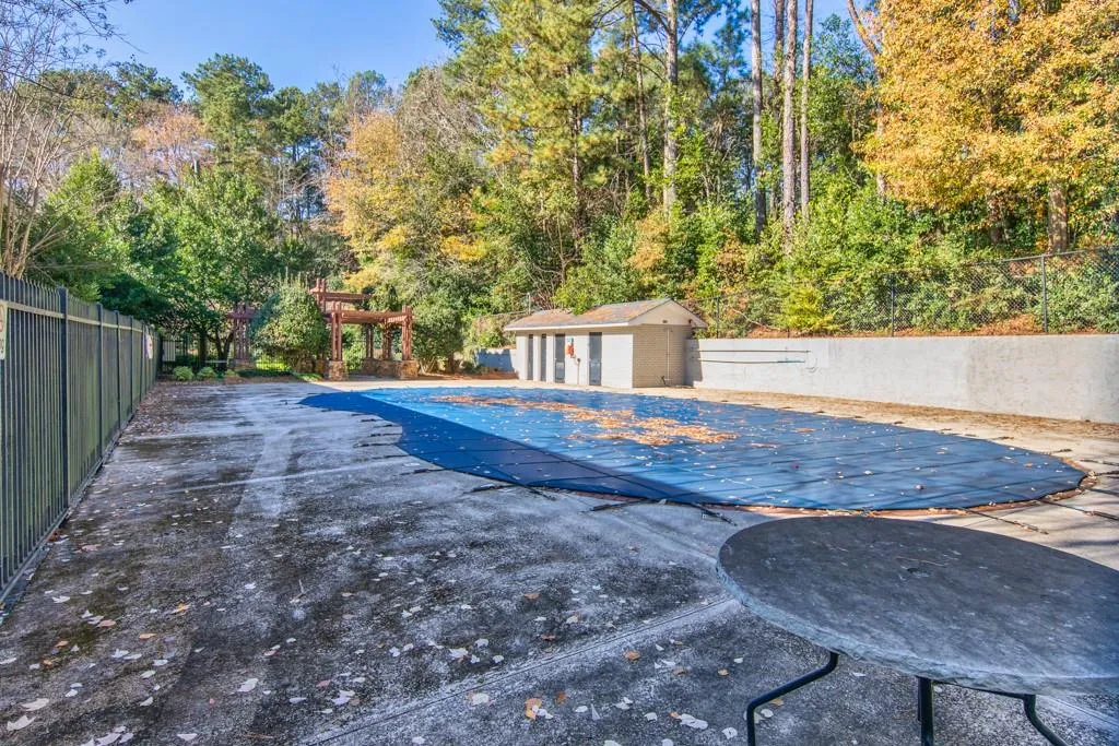 6940 Roswell Road Unit 24e, Atlanta, Georgia 30028, 1 Bedroom Bedrooms, ,1 BathroomBathrooms,Residential,Sold,6940 Roswell Road Unit 24e,6816215