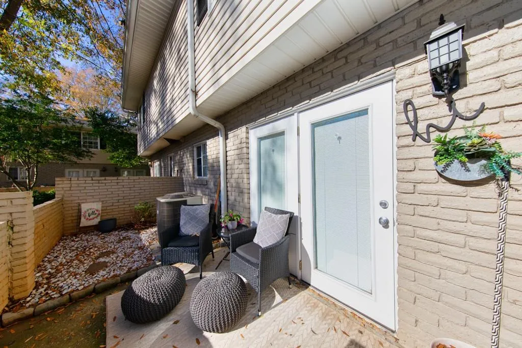 6940 Roswell Road Unit 24e, Atlanta, Georgia 30028, 1 Bedroom Bedrooms, ,1 BathroomBathrooms,Residential,Sold,6940 Roswell Road Unit 24e,6816215