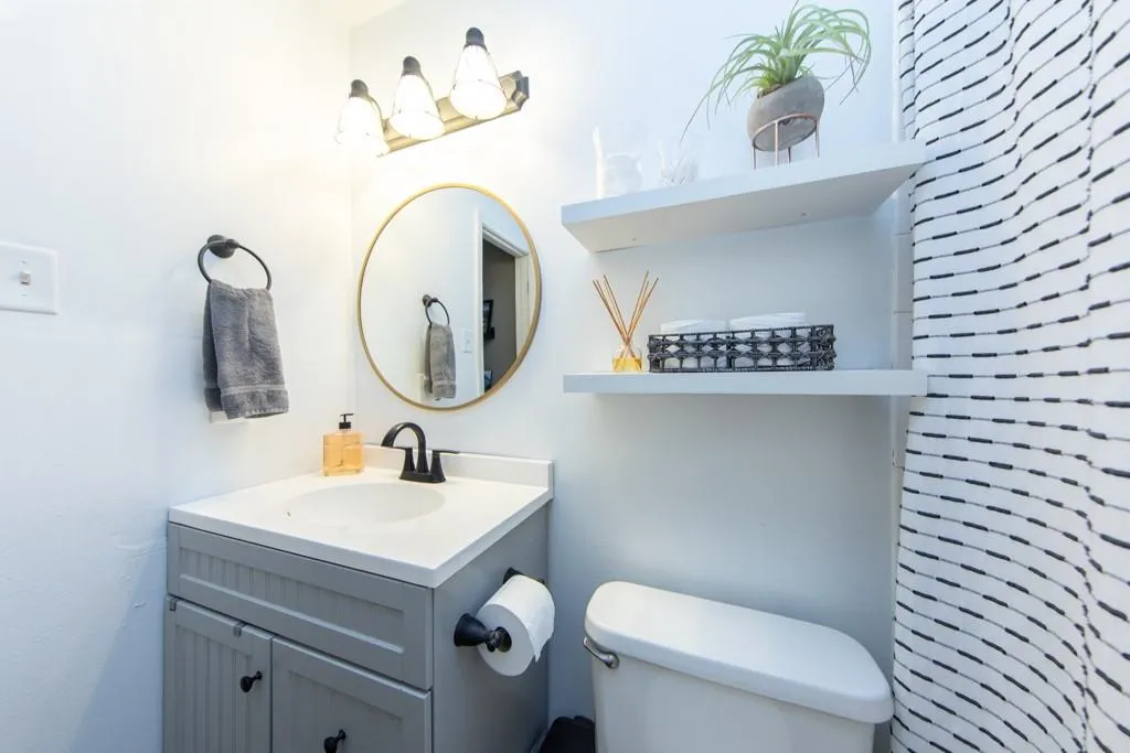 6940 Roswell Road Unit 24e, Atlanta, Georgia 30028, 1 Bedroom Bedrooms, ,1 BathroomBathrooms,Residential,Sold,6940 Roswell Road Unit 24e,6816215