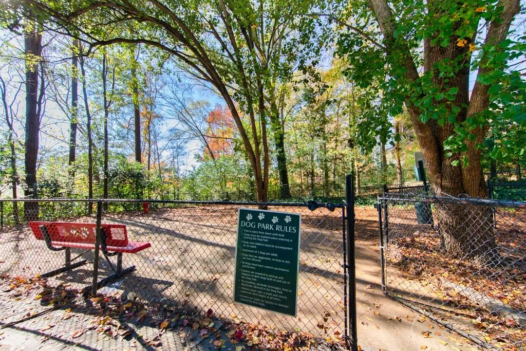 6940 Roswell Road Unit 24e, Atlanta, Georgia 30028, 1 Bedroom Bedrooms, ,1 BathroomBathrooms,Residential,Sold,6940 Roswell Road Unit 24e,6816215