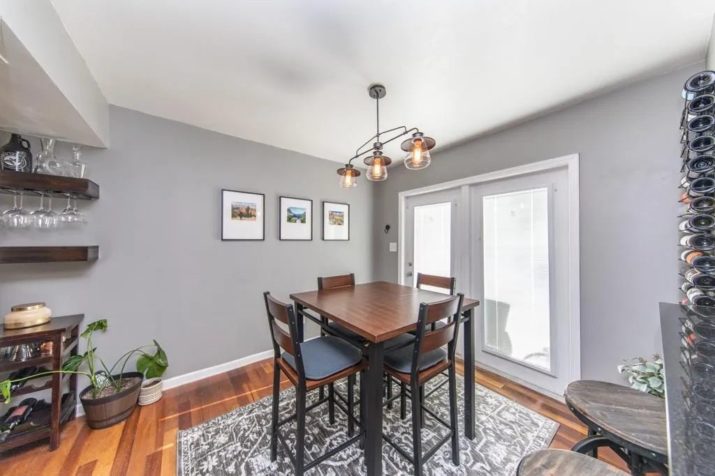 6940 Roswell Road Unit 24e, Atlanta, Georgia 30028, 1 Bedroom Bedrooms, ,1 BathroomBathrooms,Residential,Sold,6940 Roswell Road Unit 24e,6816215