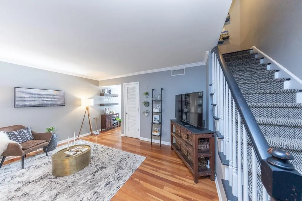 6940 Roswell Road Unit 24e, Atlanta, Georgia 30028, 1 Bedroom Bedrooms, ,1 BathroomBathrooms,Residential,Sold,6940 Roswell Road Unit 24e,6816215