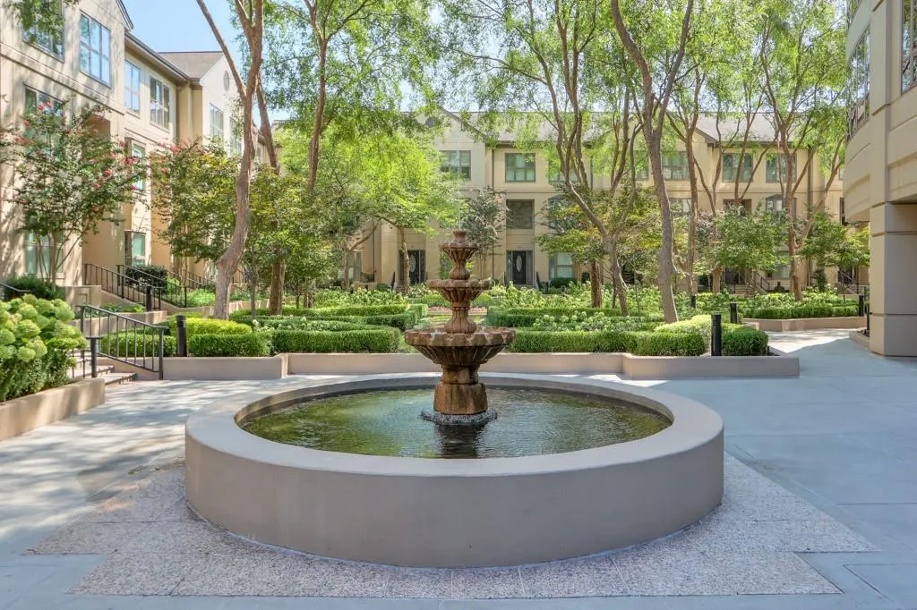 3475 Oak Valley Road Ne Unit 530, Atlanta, Georgia 30326, 2 Bedrooms Bedrooms, ,2 BathroomsBathrooms,Residential,For Sale,3475 Oak Valley Road Ne Unit 530,7654264