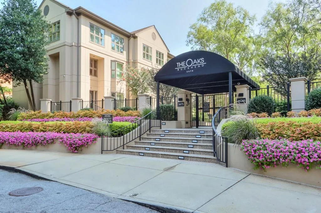 3475 Oak Valley Road Ne Unit 530, Atlanta, Georgia 30326, 2 Bedrooms Bedrooms, ,2 BathroomsBathrooms,Residential,For Sale,3475 Oak Valley Road Ne Unit 530,7654264