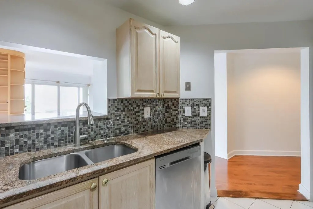 3475 Oak Valley Road Ne Unit 530, Atlanta, Georgia 30326, 2 Bedrooms Bedrooms, ,2 BathroomsBathrooms,Residential,For Sale,3475 Oak Valley Road Ne Unit 530,7654264