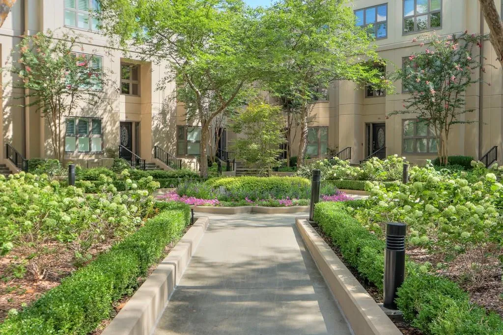 3475 Oak Valley Road Ne Unit 530, Atlanta, Georgia 30326, 2 Bedrooms Bedrooms, ,2 BathroomsBathrooms,Residential,For Sale,3475 Oak Valley Road Ne Unit 530,7654264