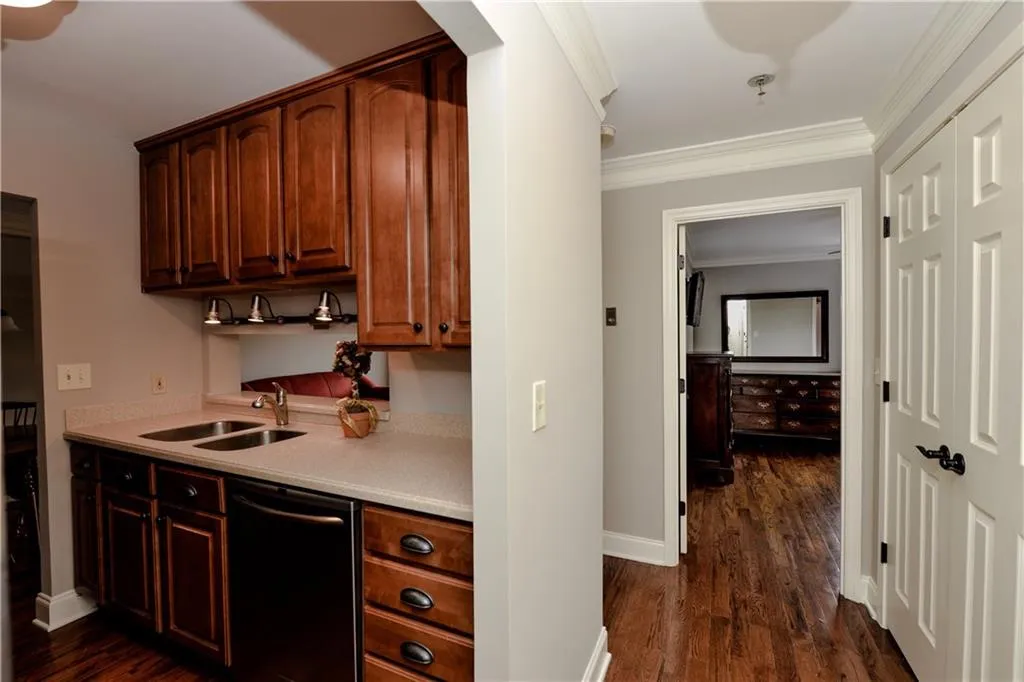 300 Johnson Ferry Road Unit A609, Sandy Springs, Georgia 30328, 1 Bedroom Bedrooms, ,1 BathroomBathrooms,Residential,Sold,300 Johnson Ferry Road Unit A609,6013683