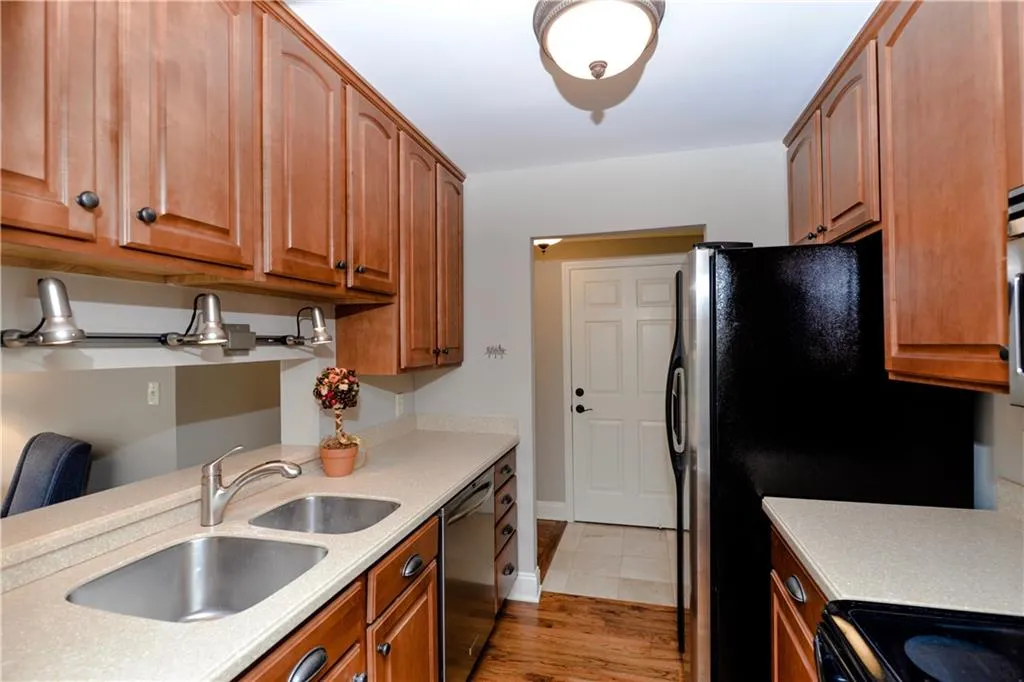 300 Johnson Ferry Road Unit A609, Sandy Springs, Georgia 30328, 1 Bedroom Bedrooms, ,1 BathroomBathrooms,Residential,Sold,300 Johnson Ferry Road Unit A609,6013683