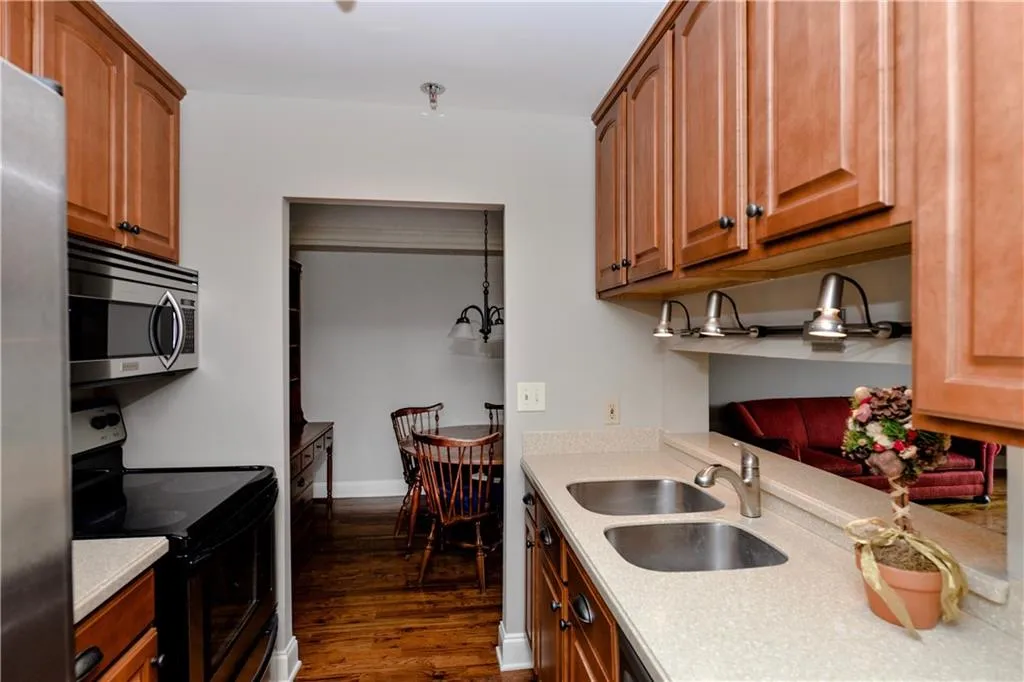 300 Johnson Ferry Road Unit A609, Sandy Springs, Georgia 30328, 1 Bedroom Bedrooms, ,1 BathroomBathrooms,Residential,Sold,300 Johnson Ferry Road Unit A609,6013683