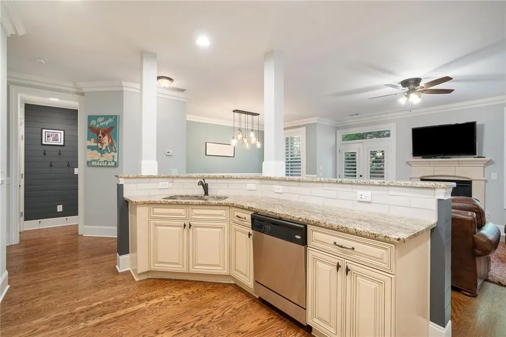 7740 Glisten Avenue Unit 293, Atlanta, Georgia 30328, 3 Bedrooms Bedrooms, ,2 BathroomsBathrooms,Residential,Sold,7740 Glisten Avenue Unit 293,7207426