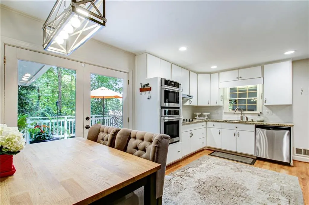 355 Franklin Road, Sandy Springs, Georgia 30342, 4 Bedrooms Bedrooms, ,3 BathroomsBathrooms,Residential,Sold,355 Franklin Road,6956818