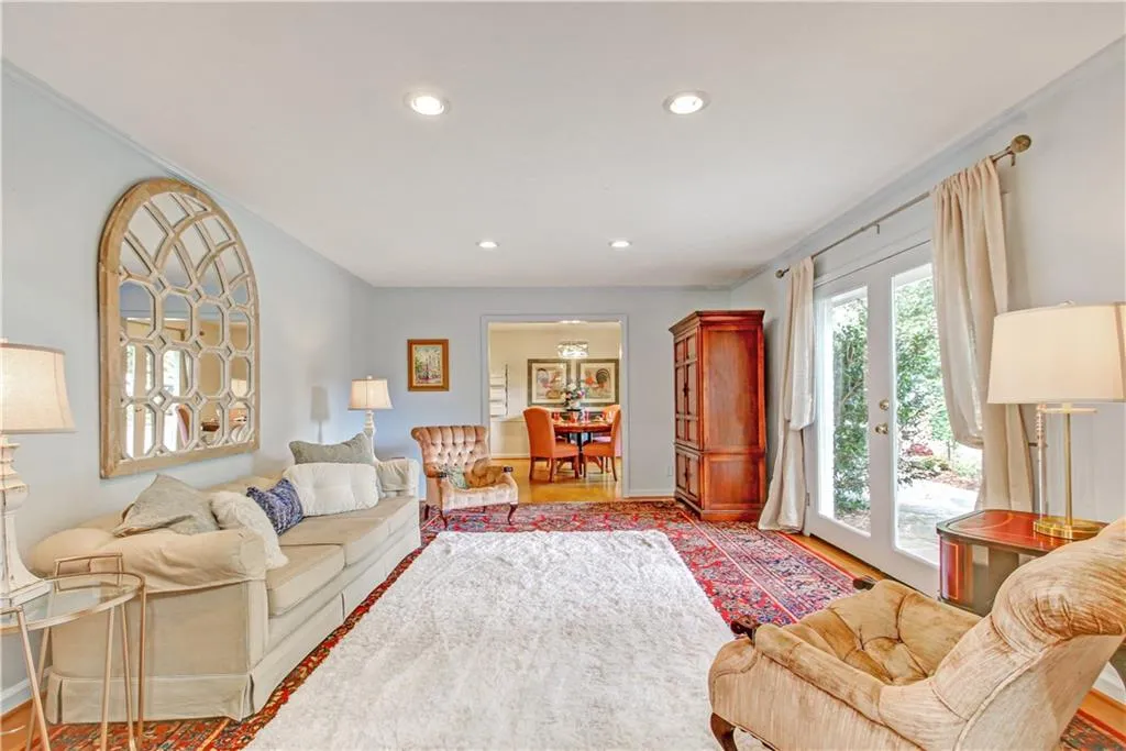 355 Franklin Road, Sandy Springs, Georgia 30342, 4 Bedrooms Bedrooms, ,3 BathroomsBathrooms,Residential,Sold,355 Franklin Road,6956818