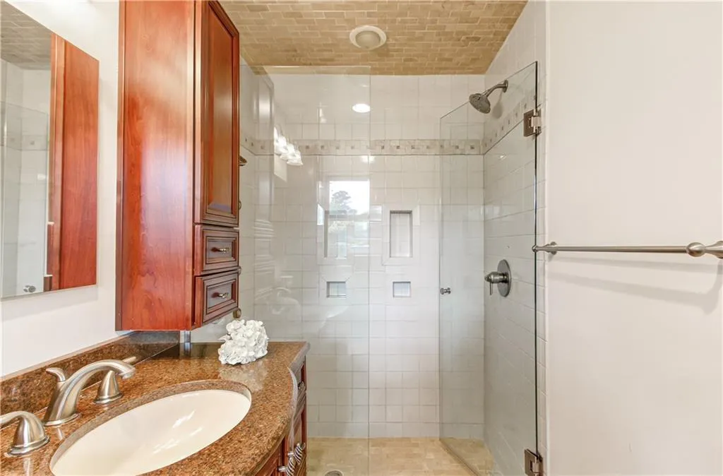 355 Franklin Road, Sandy Springs, Georgia 30342, 4 Bedrooms Bedrooms, ,3 BathroomsBathrooms,Residential,Sold,355 Franklin Road,6956818