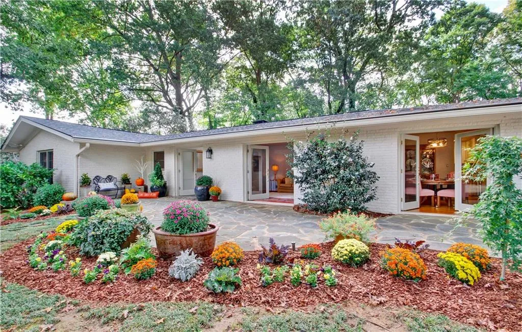 355 Franklin Road, Sandy Springs, Georgia 30342, 4 Bedrooms Bedrooms, ,3 BathroomsBathrooms,Residential,Sold,355 Franklin Road,6956818