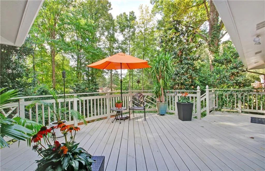 355 Franklin Road, Sandy Springs, Georgia 30342, 4 Bedrooms Bedrooms, ,3 BathroomsBathrooms,Residential,Sold,355 Franklin Road,6956818