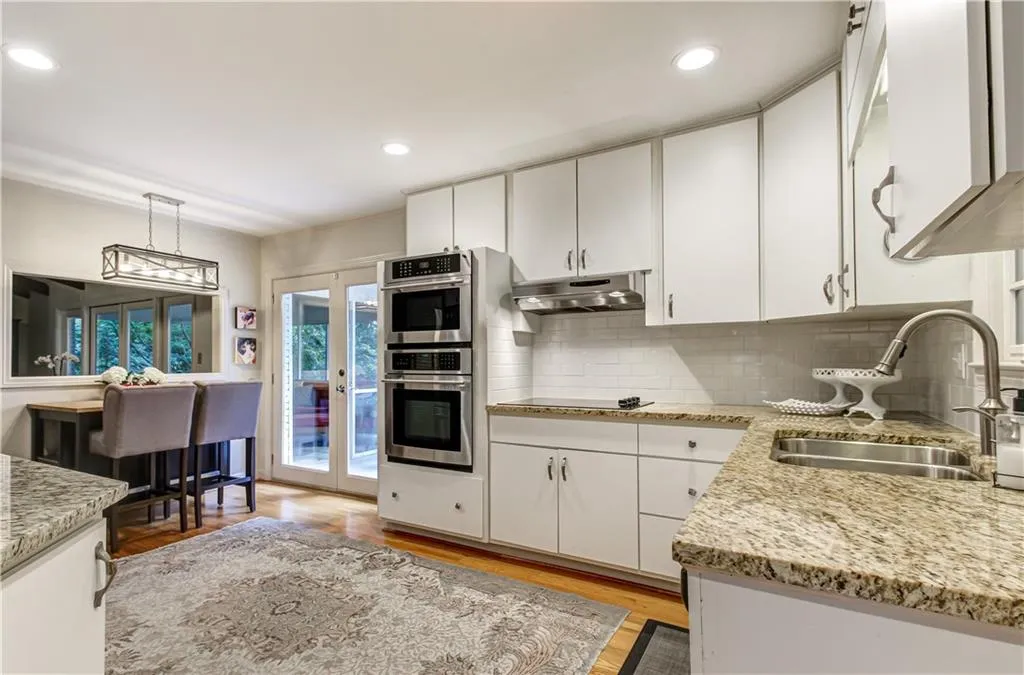 355 Franklin Road, Sandy Springs, Georgia 30342, 4 Bedrooms Bedrooms, ,3 BathroomsBathrooms,Residential,Sold,355 Franklin Road,6956818