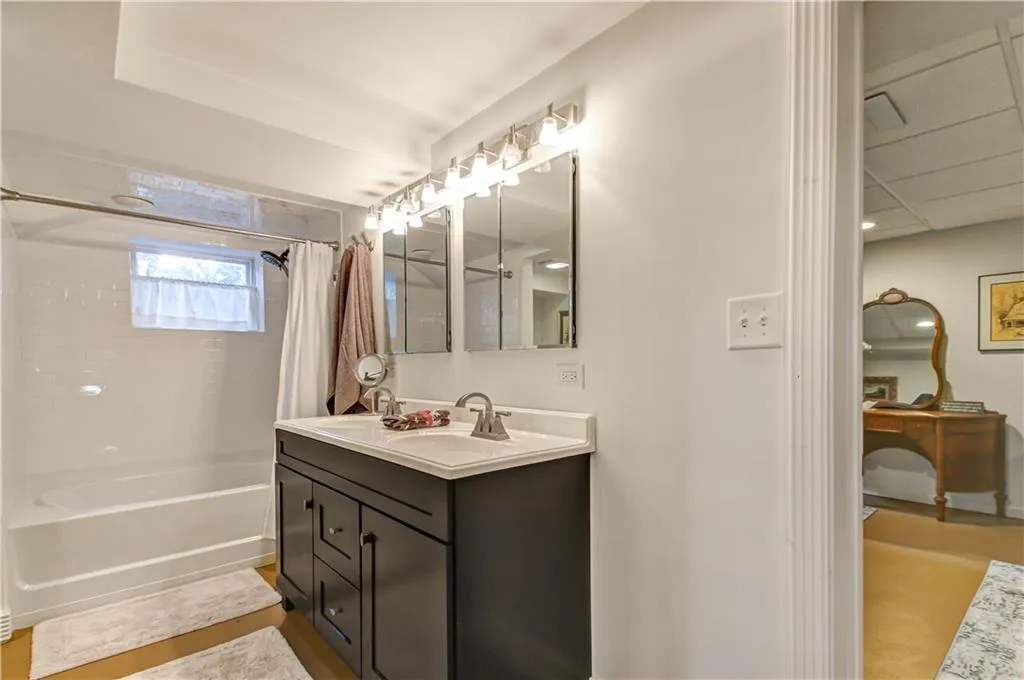 355 Franklin Road, Sandy Springs, Georgia 30342, 4 Bedrooms Bedrooms, ,3 BathroomsBathrooms,Residential,Sold,355 Franklin Road,6956818