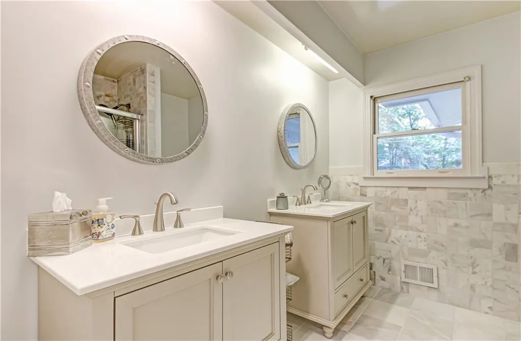 355 Franklin Road, Sandy Springs, Georgia 30342, 4 Bedrooms Bedrooms, ,3 BathroomsBathrooms,Residential,Sold,355 Franklin Road,6956818