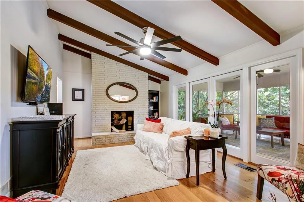 355 Franklin Road, Sandy Springs, Georgia 30342, 4 Bedrooms Bedrooms, ,3 BathroomsBathrooms,Residential,Sold,355 Franklin Road,6956818