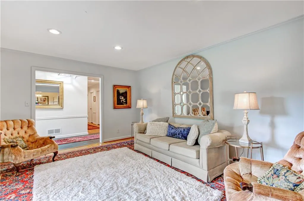 355 Franklin Road, Sandy Springs, Georgia 30342, 4 Bedrooms Bedrooms, ,3 BathroomsBathrooms,Residential,Sold,355 Franklin Road,6956818