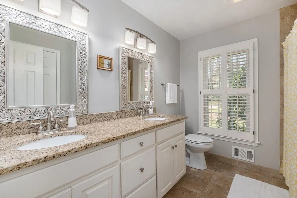 225 Abington Drive, Sandy Springs, Georgia 30328, 4 Bedrooms Bedrooms, ,3 BathroomsBathrooms,Residential,Sold,225 Abington Drive,6848990