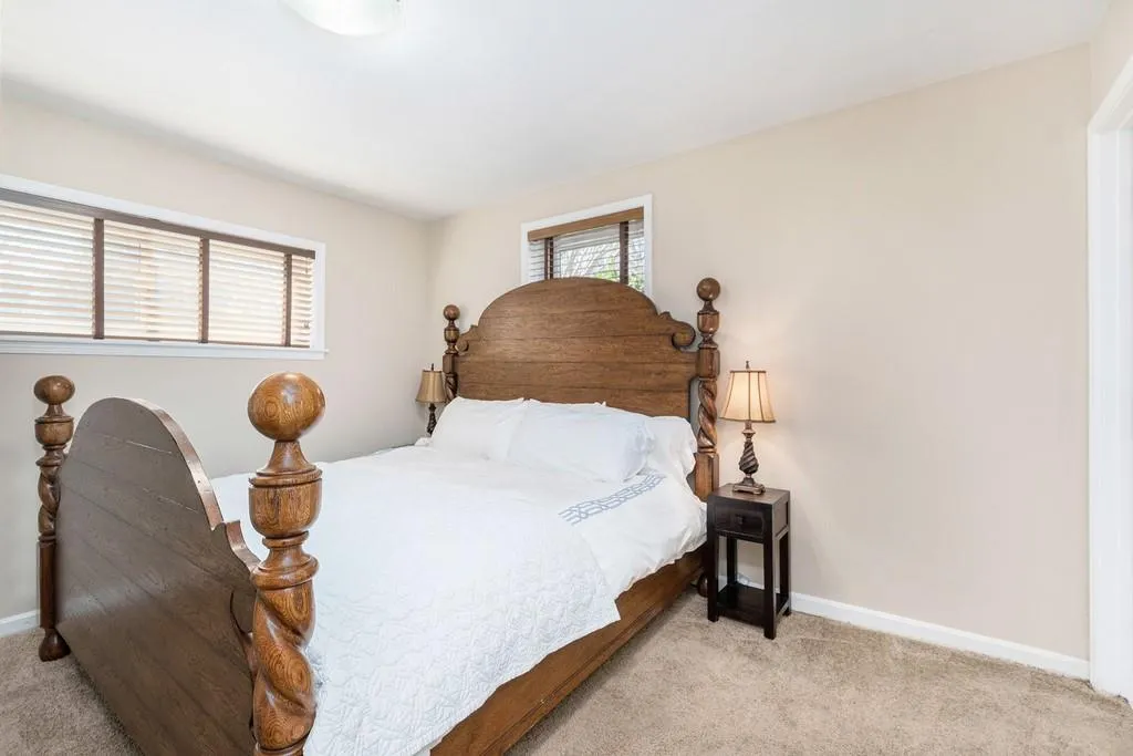 225 Abington Drive, Sandy Springs, Georgia 30328, 4 Bedrooms Bedrooms, ,3 BathroomsBathrooms,Residential,Sold,225 Abington Drive,6848990