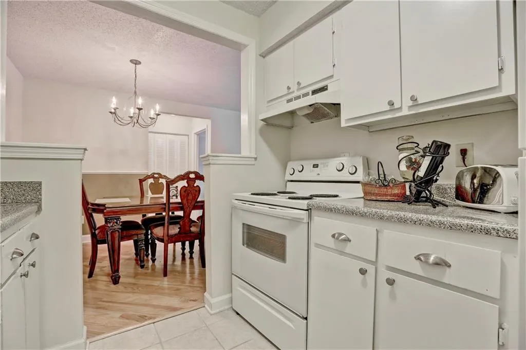 1510 Wingate Way, Sandy Springs, Georgia 30350, 2 Bedrooms Bedrooms, ,2 BathroomsBathrooms,Residential,Sold,1510 Wingate Way,5806423