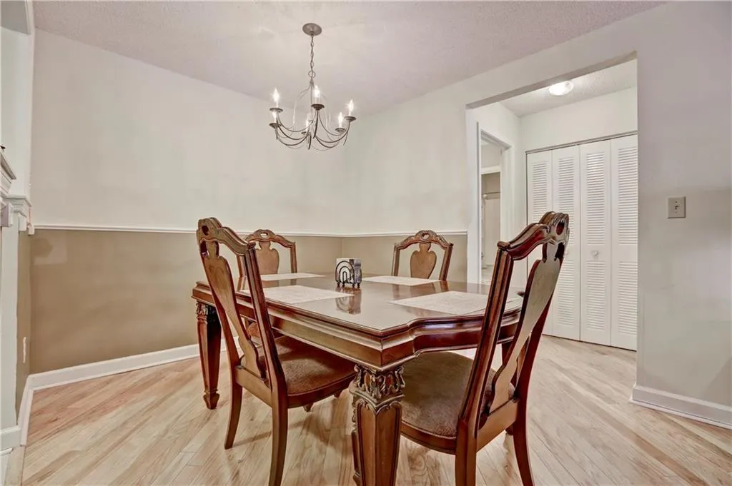 1510 Wingate Way, Sandy Springs, Georgia 30350, 2 Bedrooms Bedrooms, ,2 BathroomsBathrooms,Residential,Sold,1510 Wingate Way,5806423