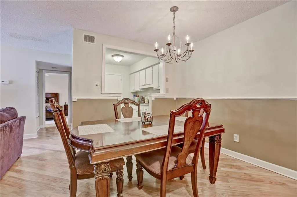 1510 Wingate Way, Sandy Springs, Georgia 30350, 2 Bedrooms Bedrooms, ,2 BathroomsBathrooms,Residential,Sold,1510 Wingate Way,5806423