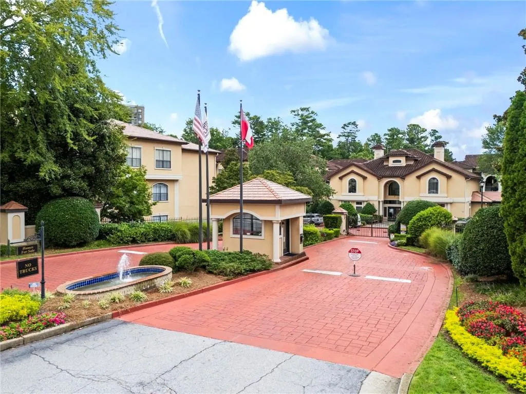 3777 Peachtree Road Ne Unit 1602, Brookhaven, Georgia 30319, 2 Bedrooms Bedrooms, ,2 BathroomsBathrooms,Residential,For Sale,3777 Peachtree Road Ne Unit 1602,7666028