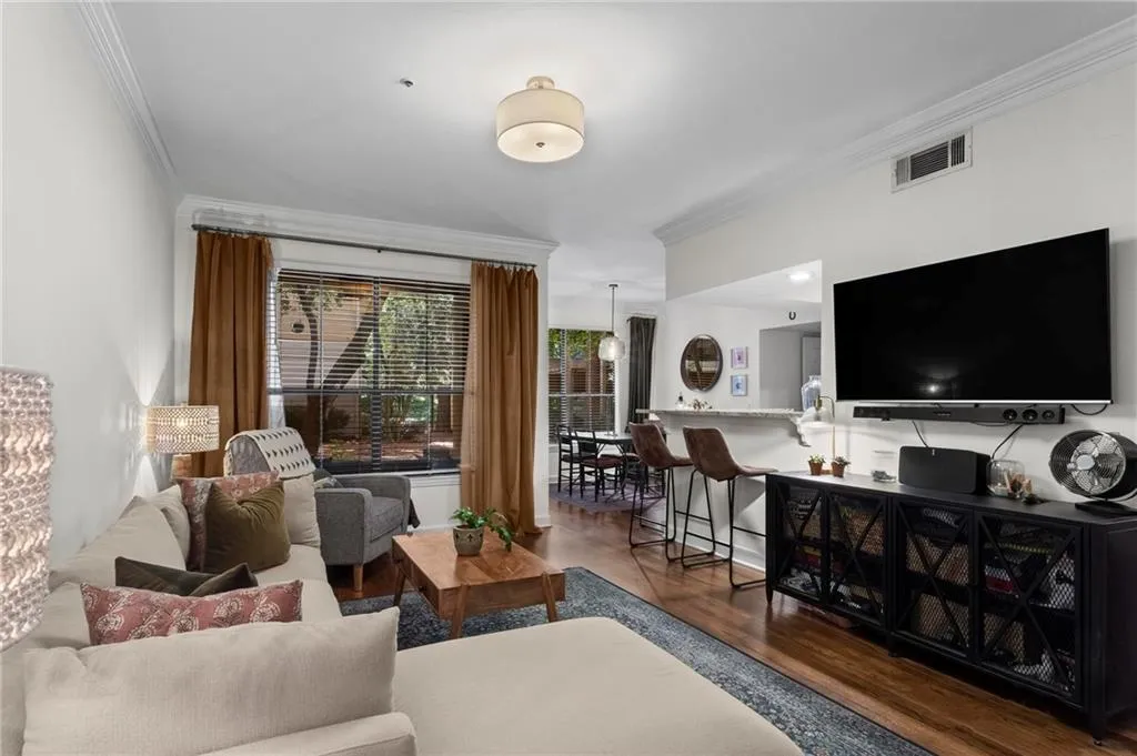 3777 Peachtree Road Ne Unit 1602, Brookhaven, Georgia 30319, 2 Bedrooms Bedrooms, ,2 BathroomsBathrooms,Residential,For Sale,3777 Peachtree Road Ne Unit 1602,7666028