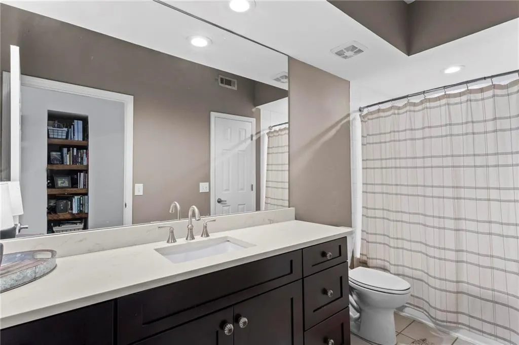 3777 Peachtree Road Ne Unit 1602, Brookhaven, Georgia 30319, 2 Bedrooms Bedrooms, ,2 BathroomsBathrooms,Residential,For Sale,3777 Peachtree Road Ne Unit 1602,7666028