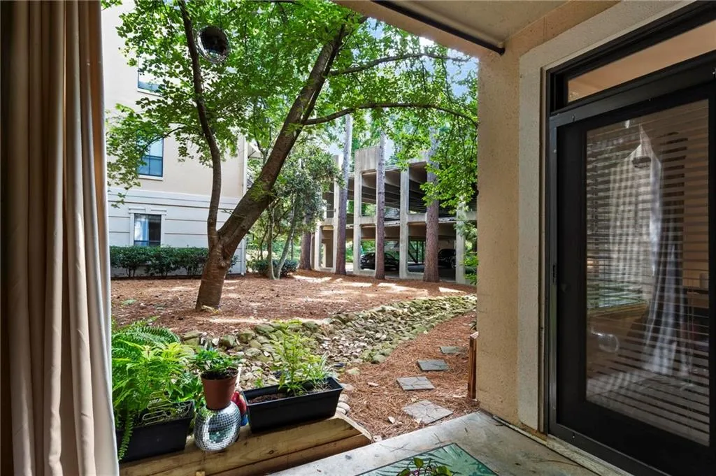 3777 Peachtree Road Ne Unit 1602, Brookhaven, Georgia 30319, 2 Bedrooms Bedrooms, ,2 BathroomsBathrooms,Residential,For Sale,3777 Peachtree Road Ne Unit 1602,7666028